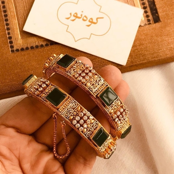 Sqaure Bezel Bangles - Picture 5 of 5